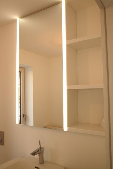 Das Licht am Spielschrank an!